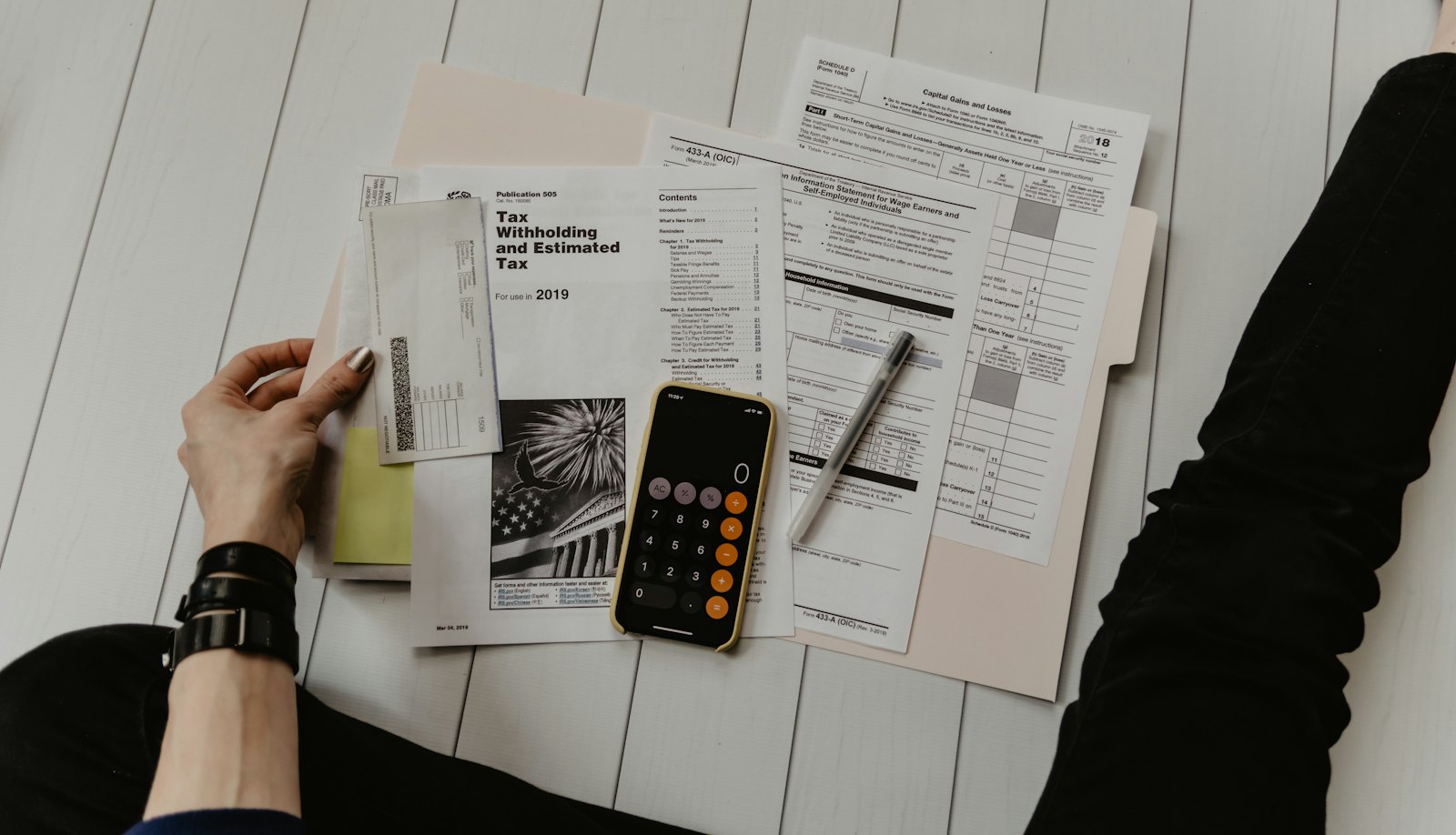 100 Resume Power Verbs to Replace Weak Phrases